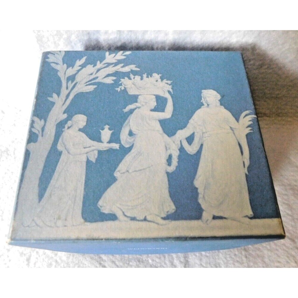 Wedgwood Venice Bone China Trinket Powder Jewelry Box Round Vintage Blue & White